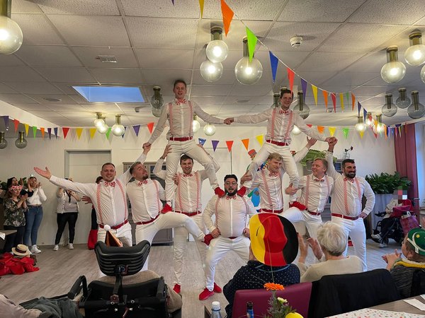 Männerballet der KG "Außer Rand und Band"